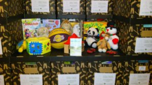 karácsonyi játékadományozás