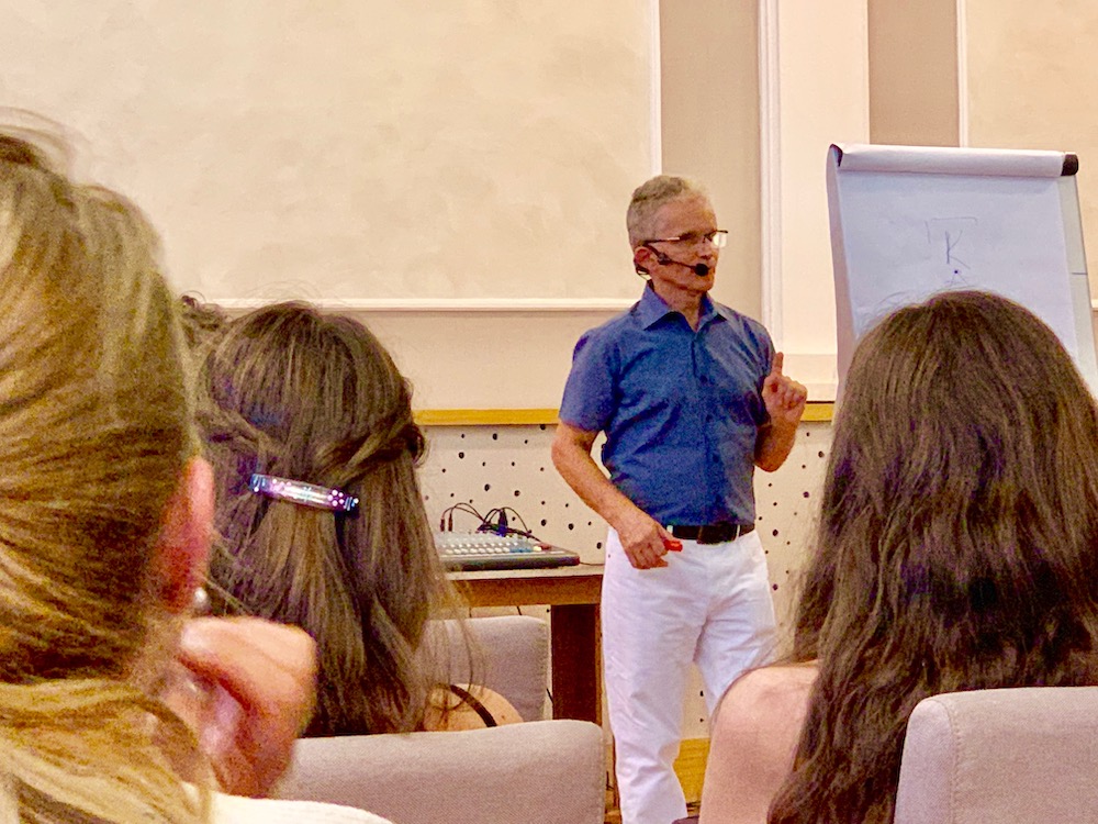 Gyereknevelési szeminárium