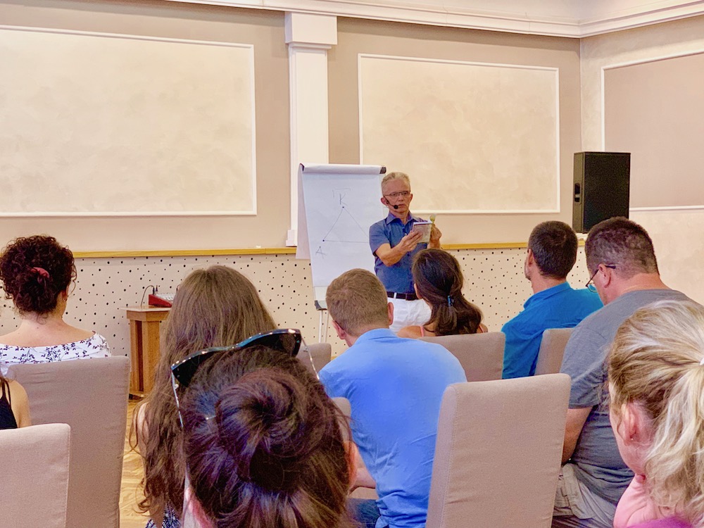 Gyereknevelési szeminárium