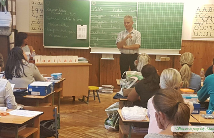 Villám Gyereknevelési Előadás egy általános iskolában