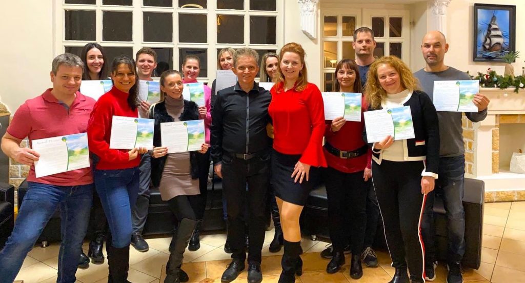 Virágzó és prosperáló boldog új évet kívánunk!