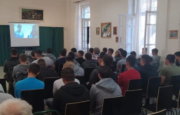 Amikor a javítóintézet fiataljai állva tapsolnak az előadásunk után