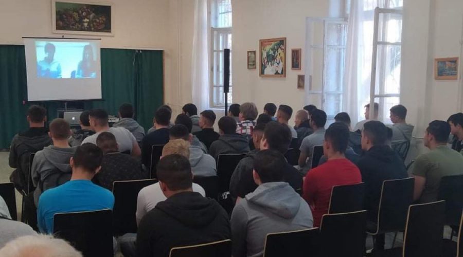 Amikor a javítóintézet fiataljai állva tapsolnak az előadásunk után