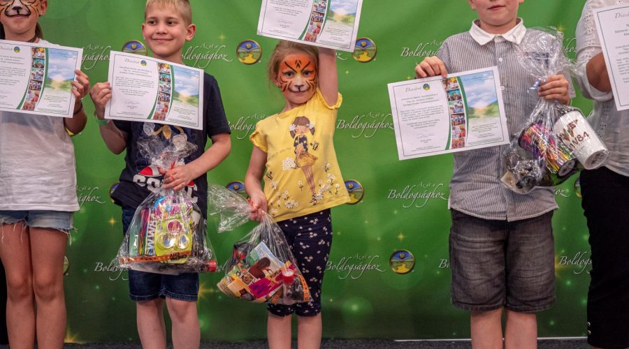 “Tégy jót, varázsolj mosolyt” pályázatunk díjátadója